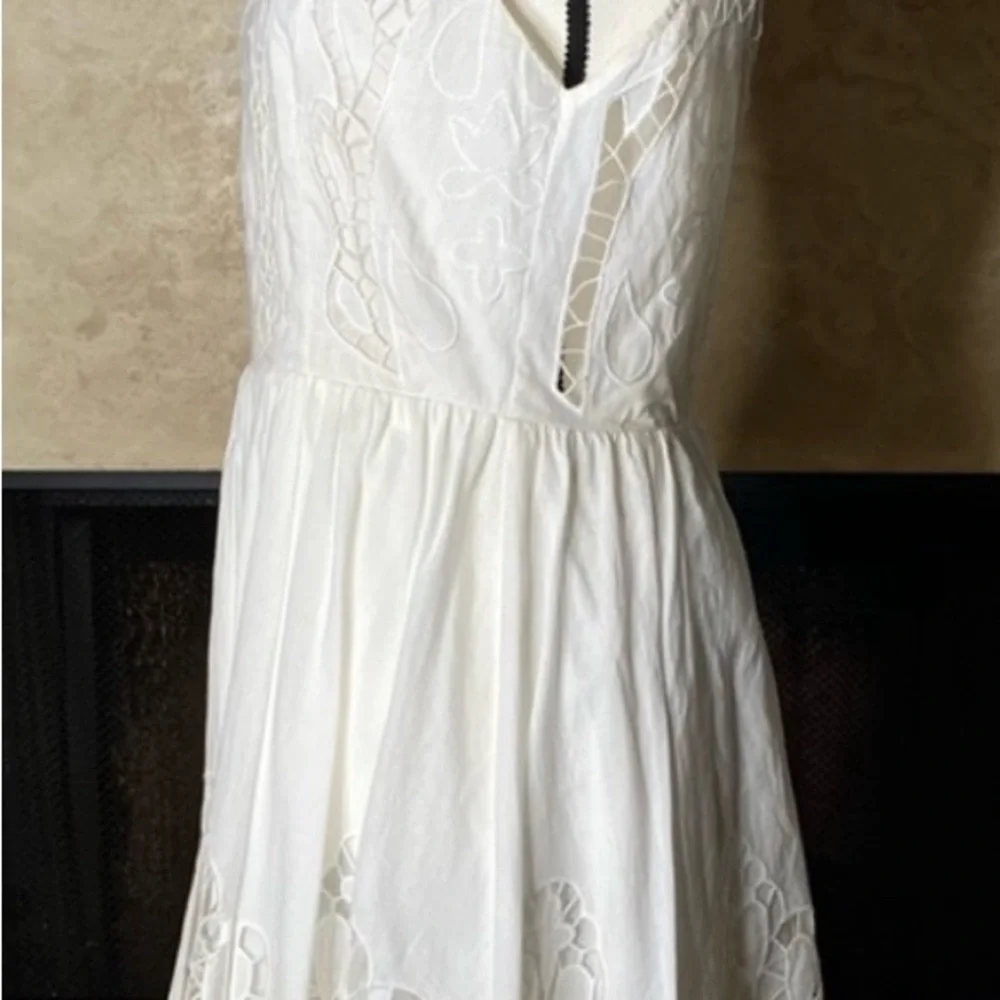 Alice + Olivia White Embroidered Cotton Dress size 8 - Picture 5 of 9